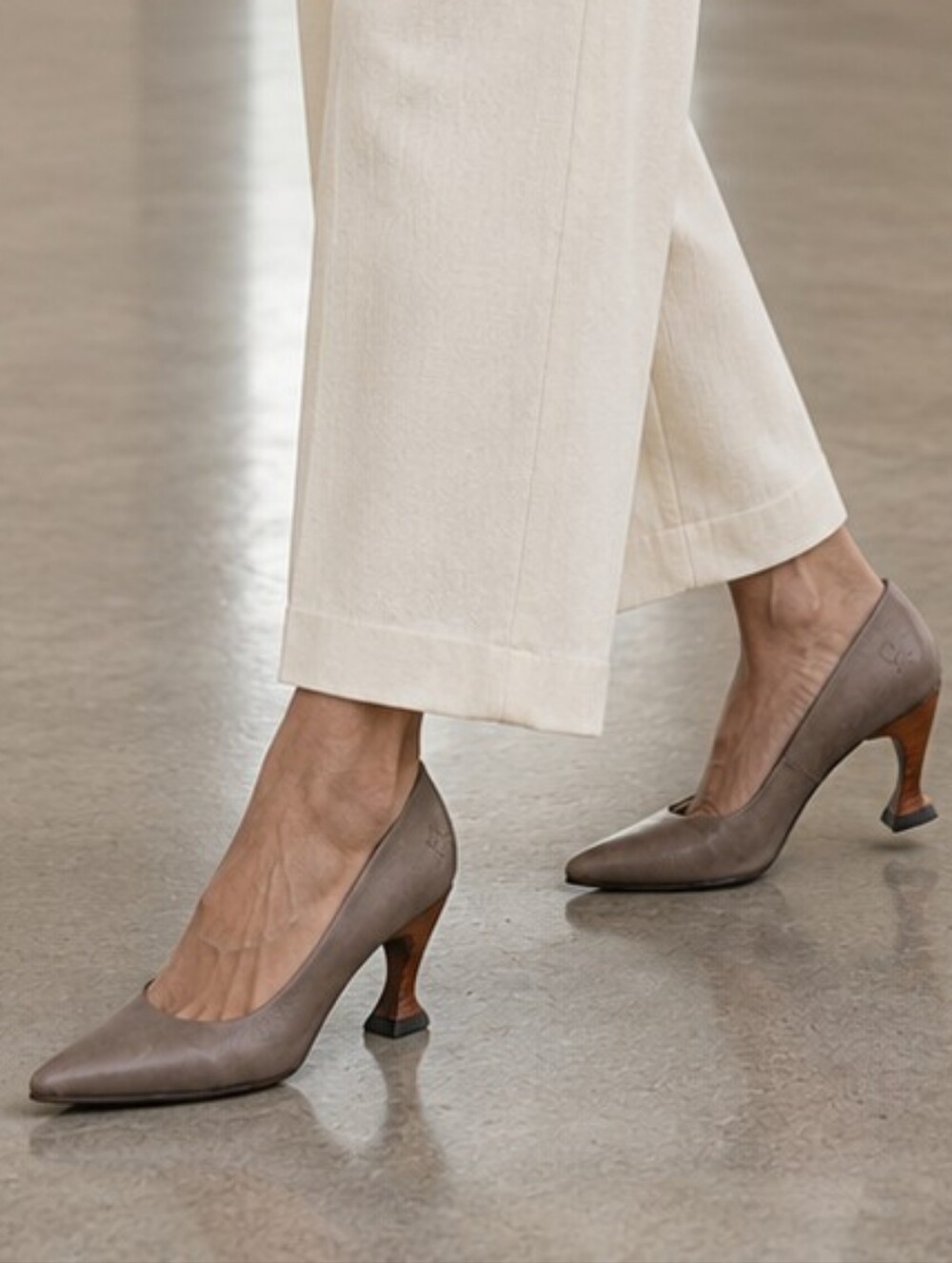 John Fluevog Coffee Leather Pumps Portugal Sculptural Heels 6